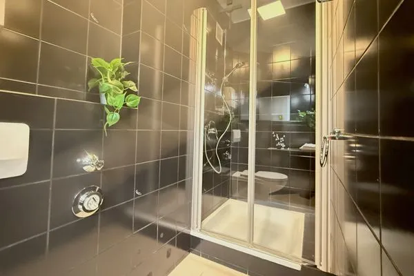  Ferienapartment Seezauber Kressbronn - Dusche im Badezimmer