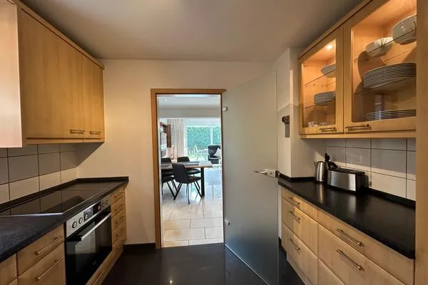 Genießen Sie das Kochen in dieser stilvollen und modernen Küche!  Flipper