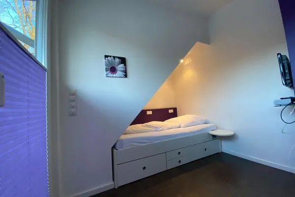 Flipper Kinderschlafzimmer mit drei Schlafmöglichkeiten  Flipper