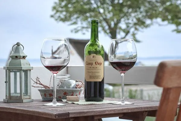 Nautica-intro  Nautica