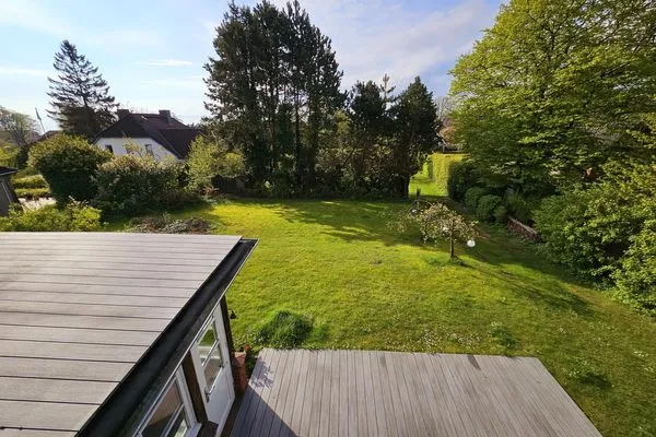 Genießen Sie entspannte Stunden auf der Terrasse mit Gartenblick!  Haus Horizont