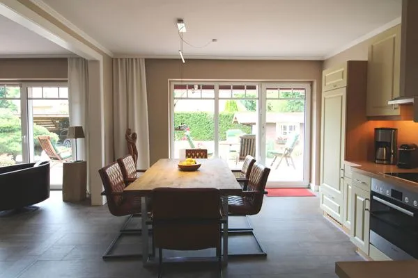 Küche / Küchenzeile  Küstenglück – Urlaub mit Garten, Kamin & Komfort