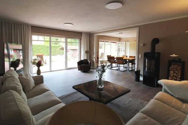 Wohnzimmer  Küstenglück – Urlaub mit Garten, Kamin & Komfort