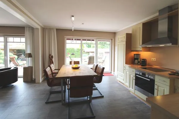 Küche / Küchenzeile  Küstenglück – Urlaub mit Garten, Kamin & Komfort