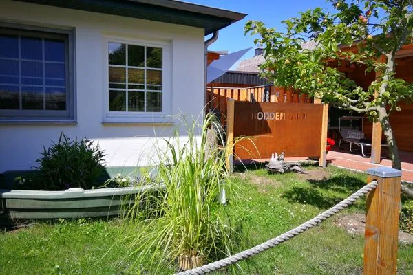 Gartenblick  Boddenkahn