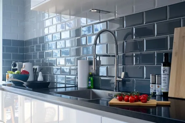 Küche / Küchenzeile  FeWo Meerzeit - Balkon, Sauna, Meerblick