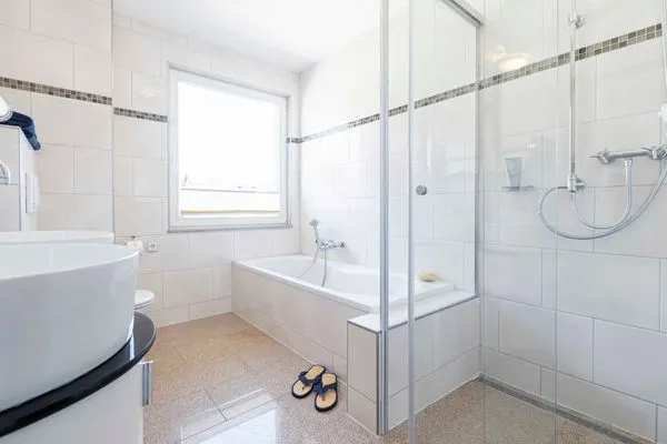 Badezimmer  FeWo Horizont - Kamin, Sauna, Meerblick