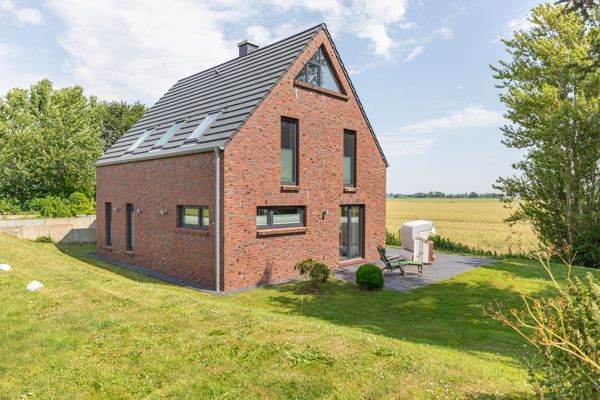 Ferienhaus Deichhaus Lotte auf Nordstrand – Bild 1 von 5