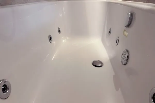 Whirlpool Badewanne  Gemütliche Ferienwohnung mit Meerblick und Terrasse - Nur 50 Meter zum Strand inkl. Parkplatz und Fahrradunterstellplatz