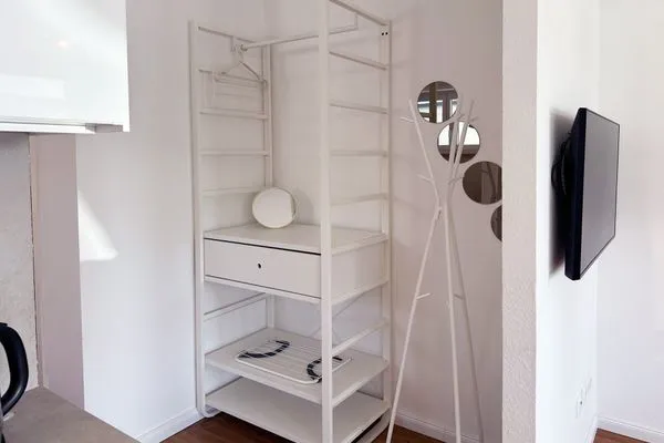 Garderobe  Gemütliche Ferienwohnung mit Meerblick und Terrasse - Nur 50 Meter zum Strand inkl. Parkplatz und Fahrradunterstellplatz