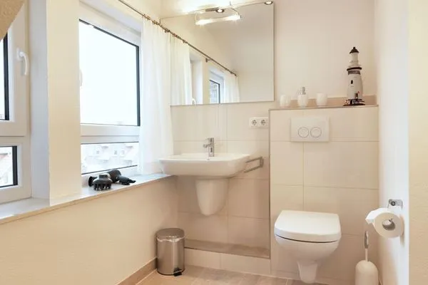 Bathroom Haus Südwester Knurrhahn