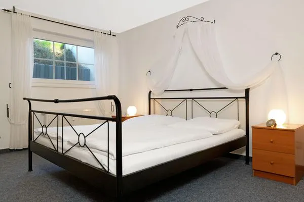 Bedroom Landhaus am Meer Seerose