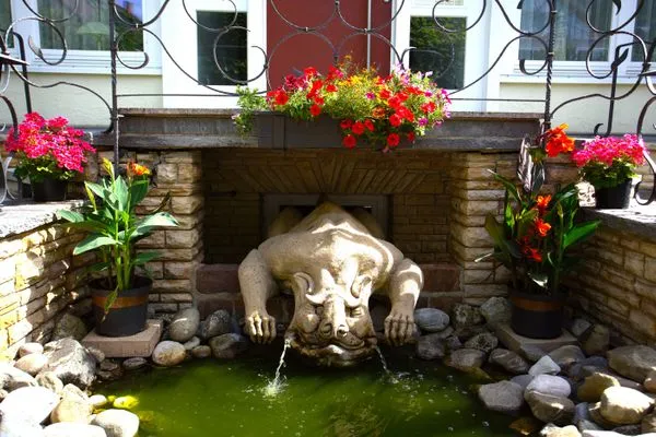 Fassade / Eingang  Sinfonie