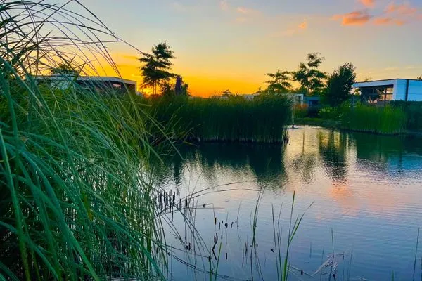  Marina Strandbad Chalet Waterlijn mit Zaun Haus Nr. 91