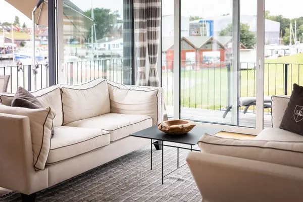 Wohnzimmer  Hafenglück - mit Balkon & außergewöhnlichem Hafenblick