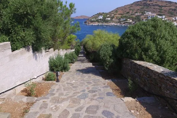 Strandzugang  Syriani