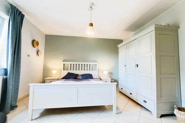 Schlafzimmer mit Doppelbett (2 x 80 cm Matratzen)  Strandquartier L. A.