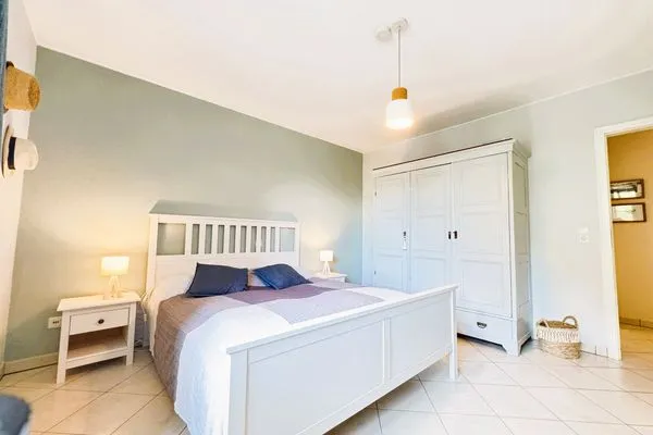 Schlafzimmer mit Doppelbett (2 x 80 cm Matratzen)  Strandquartier L. A.