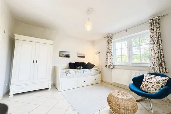 2. Schlafzimmer mit ausziebarem Bett (2 x 80 cm Matratzen)  Strandquartier L. A.
