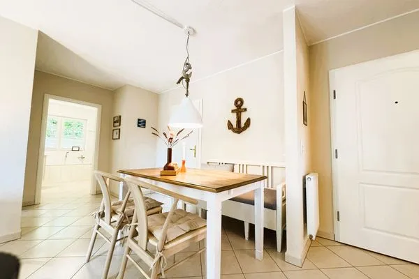 Gemütlicher Essbereich im Wohnzimmer  Strandquartier L. A.