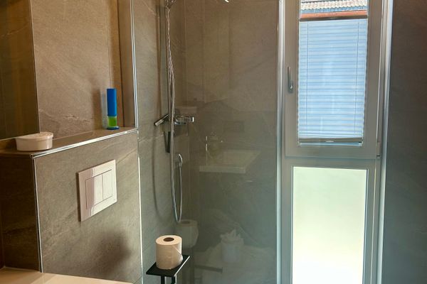  LOISI Appartement mit großem Balkon - by NV-Appartements Kirchberg in Tirol - Bathroom