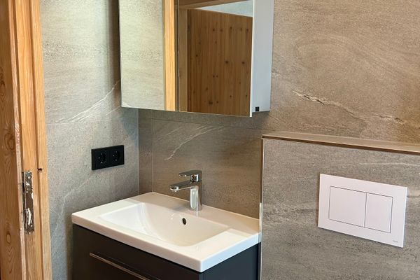  LOISI Appartement mit großem Balkon - by NV-Appartements Kirchberg in Tirol - Bathroom