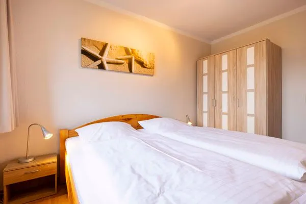 Schlafzimmer  (DKK11) Ferienwohnung Strandburg