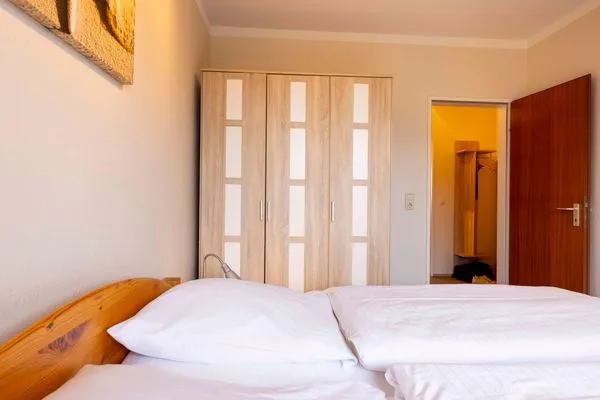 Schlafzimmer  (DKK11) Ferienwohnung Strandburg