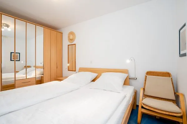 Schlafzimmer  (OST1) Ferienwohnung "Lörper 1"