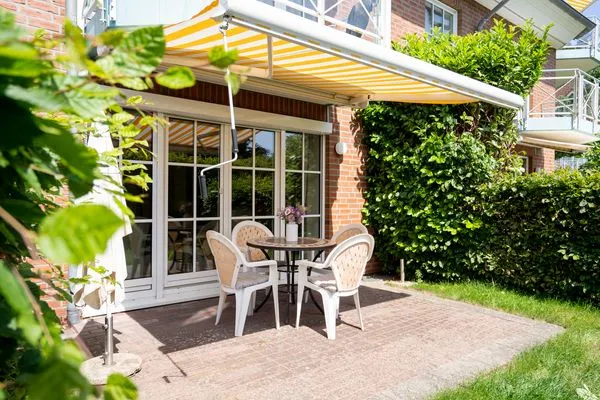 Terrasse  (OST1) Ferienwohnung "Lörper 1"