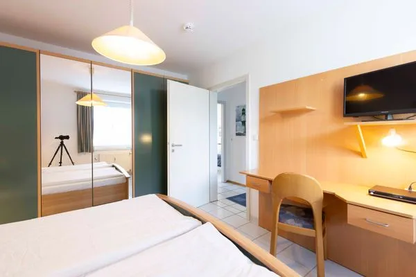 Schlafzimmer  (OST8) Ferienwohnung "Lörper 2"