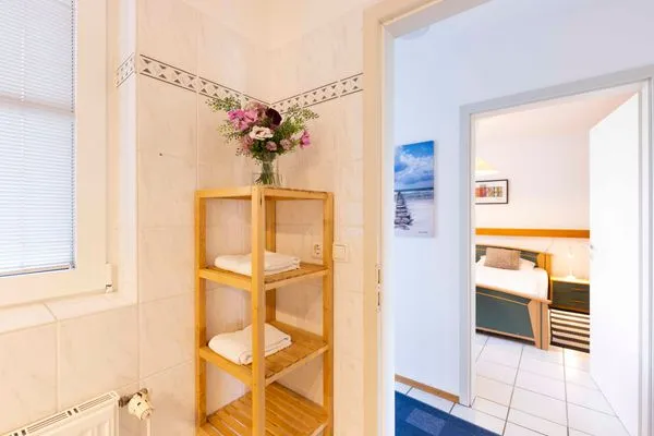 Badezimmer  (OST8) Ferienwohnung "Lörper 2"