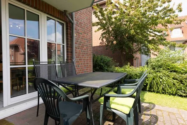 Terrasse  (OST8) Ferienwohnung "Lörper 2"