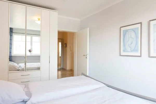 Schlafzimmer  (STR150b) Ferienwohnung "Residenz Johannsens - App. 20" F****