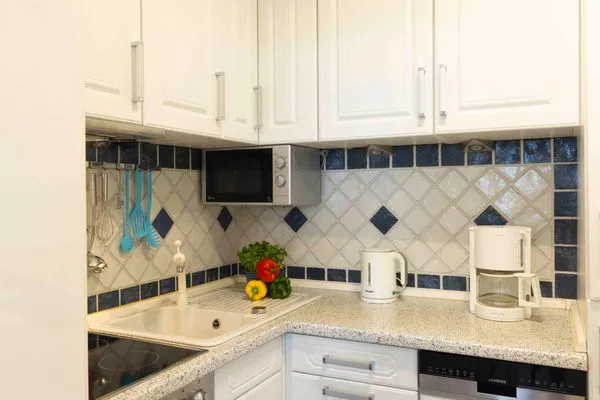 Küche / Küchenzeile  (TRA4) Ferienwohnung "Hubertus"F***