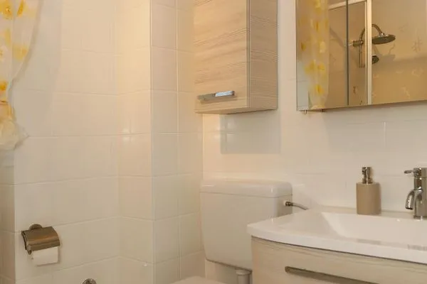 Badezimmer Strandhus Ferienwohnung MeerZeit