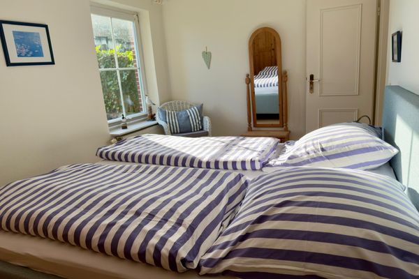  Haus Cottage Whg. Wattenkieker Nebel - Schlafzimmer