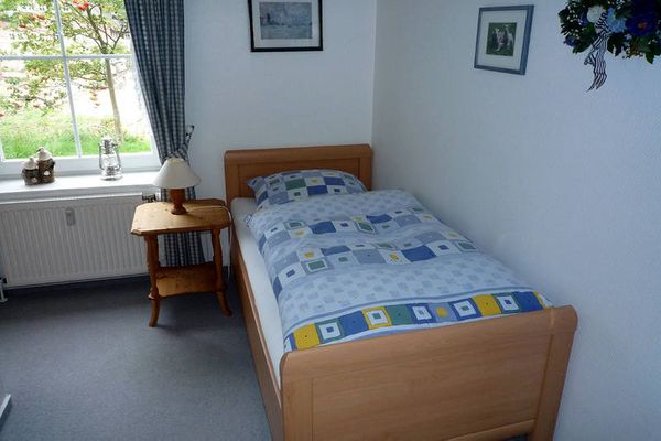  Haus Cottage Whg. Wattenkieker Nebel - Schlafzimmer