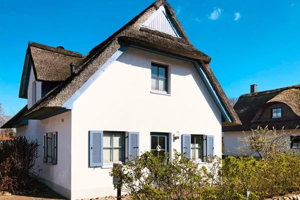 Hauptansicht  Reetdachhaus Hus Achtern