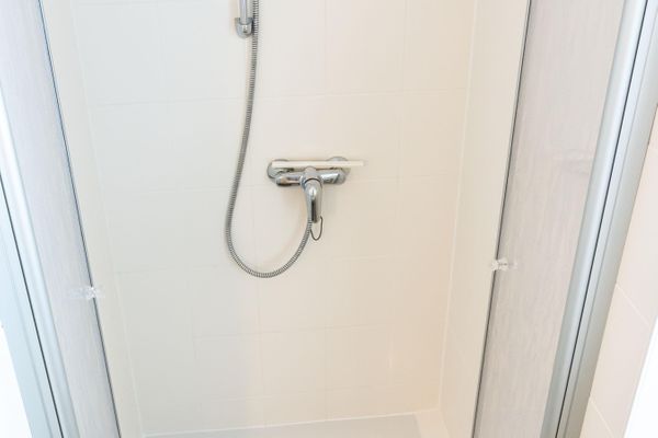  Ferienwohnung Friesenbude Garding - Dusche