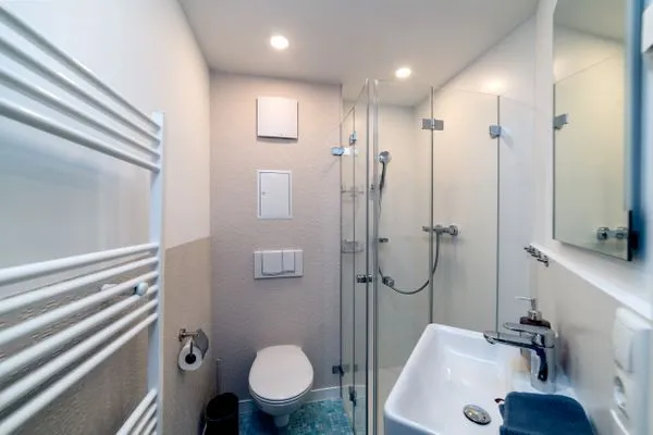 Badezimmer  FeWo Dwarslöper - Balkon, Sauna, Meerblick