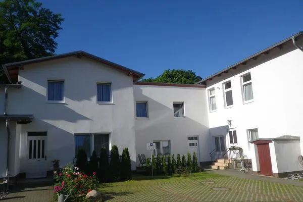 Fassade / Eingang  Stranddistel, Haus Gudrun: Whg. 8