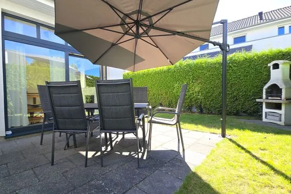 Garten  Ferienwohnung "Baltic Sunrise" mit Garten an der Ostseeküste