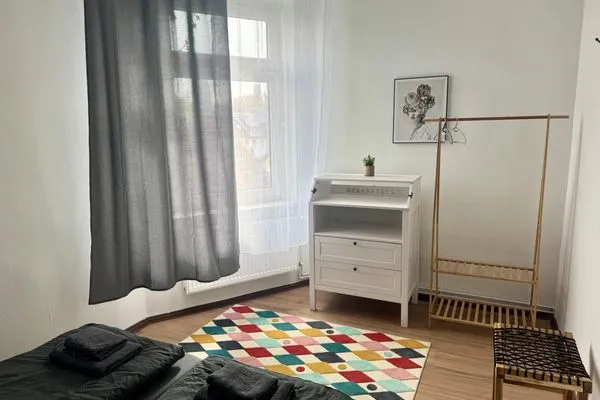 Schlafzimmer  Einfaches Appartement "Nicky" in Halle mit 2 Zimmern