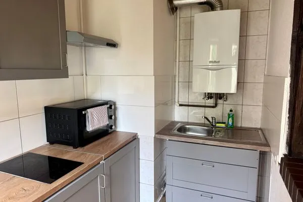 Küche / Küchenzeile  Einfaches Appartement "Tom" in Halle mit 3 Schlafzimmern und Stellplatz