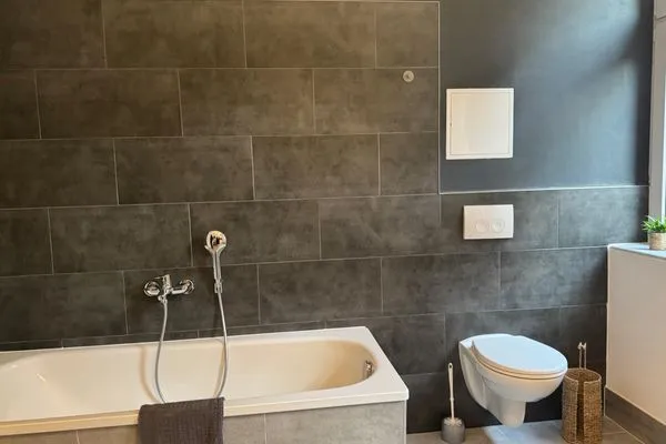 Badezimmer  Gemütliches Appartement "Hans" in Köthen mit 4 Schlafzimmern