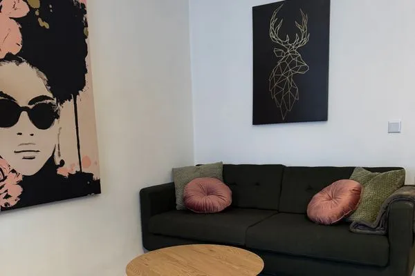 Wohnzimmer  Gemütliches Appartement "Hans" in Köthen mit 4 Schlafzimmern