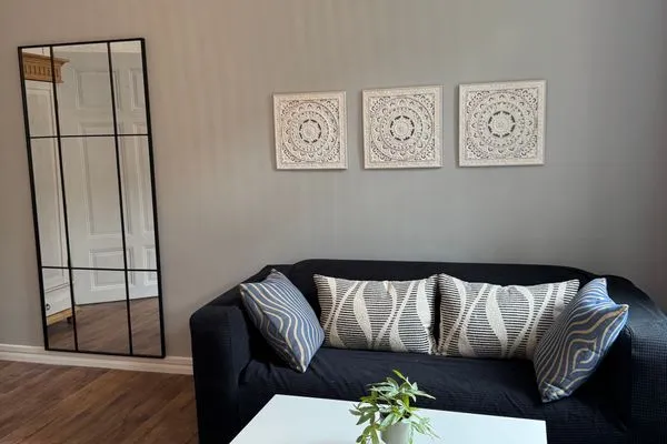 Wohnzimmer  Gemütliches Appartement "Peter" in Köthen mit 3 Schlafzimmern