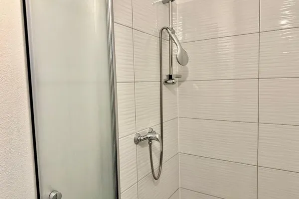 Badezimmer  Gemütliches Appartement "Ilse" an der Goitzsche mit Stellplatz