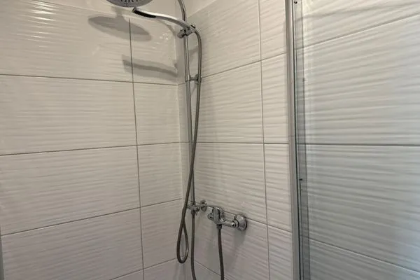 Badezimmer  Gemütliches Appartement "Karl" mit 2 Schlafzimmern an der Goitzsche